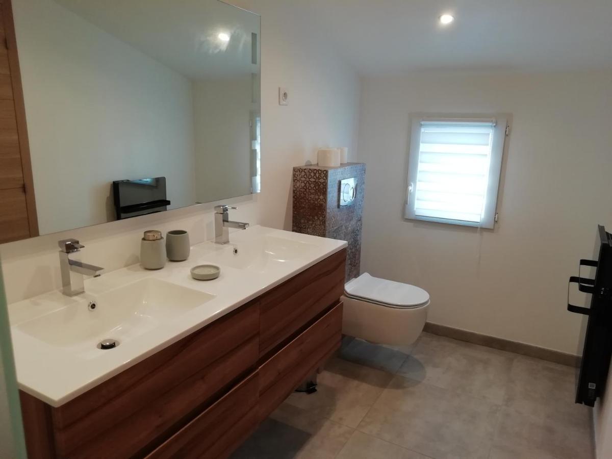 Appartement Au Dessus De La Maison Du Saunier Salin-de-Giraud Exterior foto