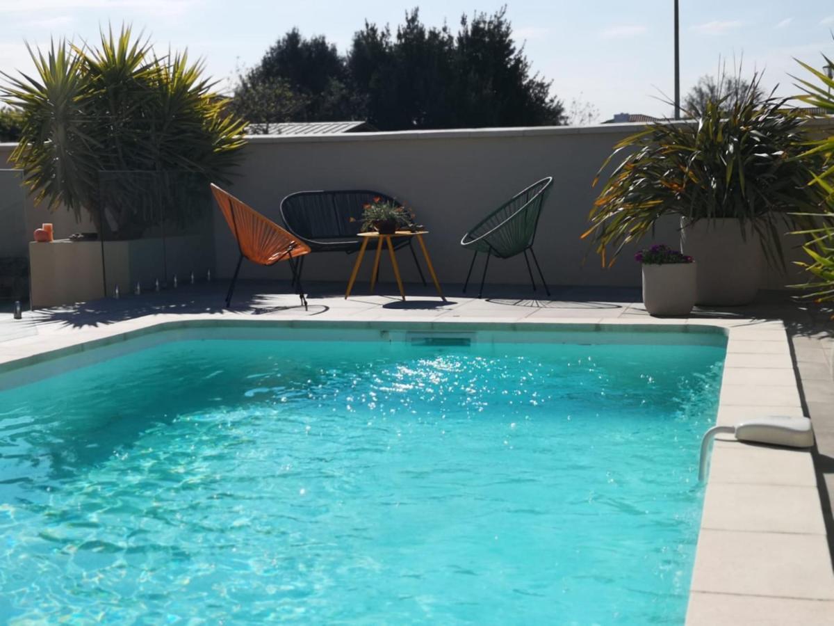 Appartement Au Dessus De La Maison Du Saunier Salin-de-Giraud Exterior foto